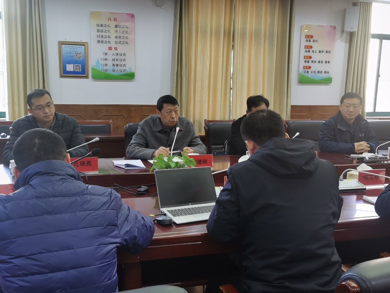 市教育局潘局长一行来校调研指导_html_m48750251.jpg