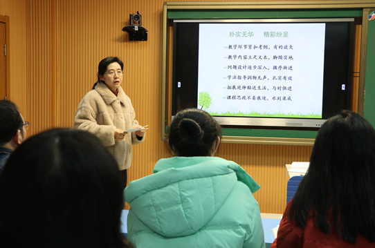示范引领  润物无声_html_m5bc2f912.png