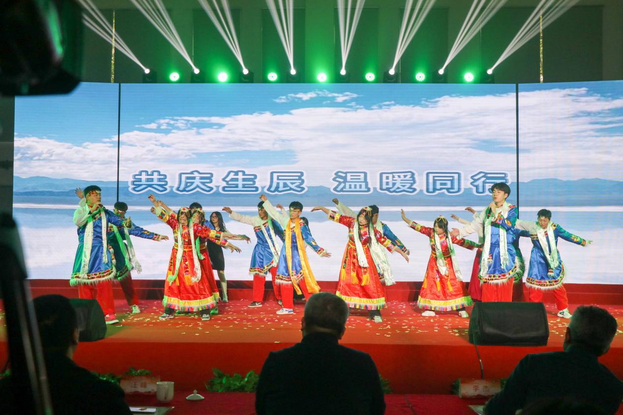 匠心向未来  2024年庆元旦展演暨表彰典礼_html_2aae1b70.jpg