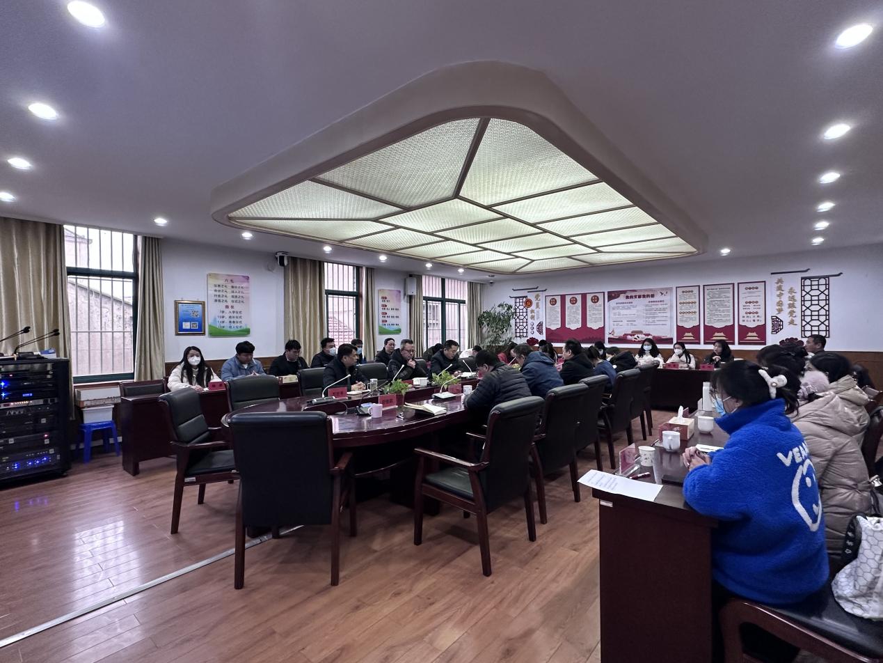 20230202相信努力 怀揣理想 成就荣光——综合高中三年级教师座谈会_html_m68d1860a.jpg