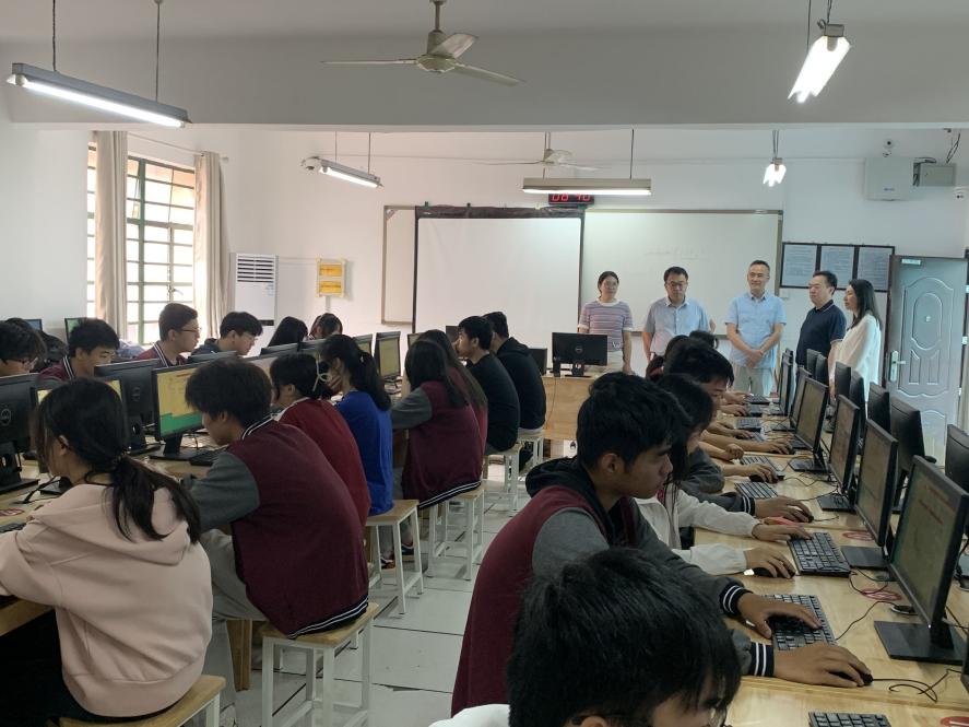 匠心筑梦 技创未来_html_50ac1cfc.jpg