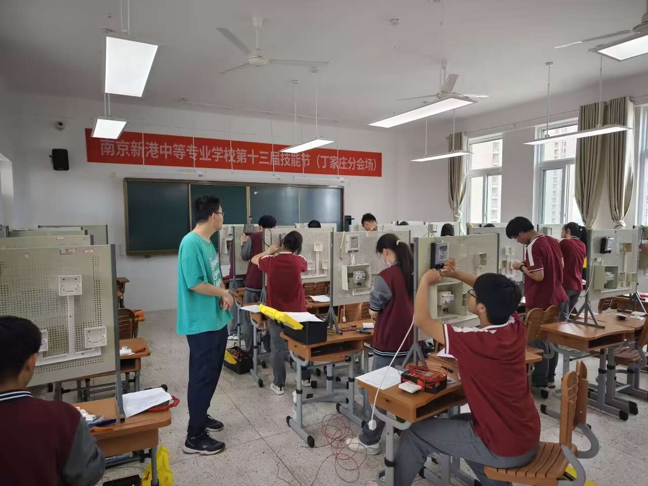匠心筑梦 技创未来_html_m7ad69f35.jpg