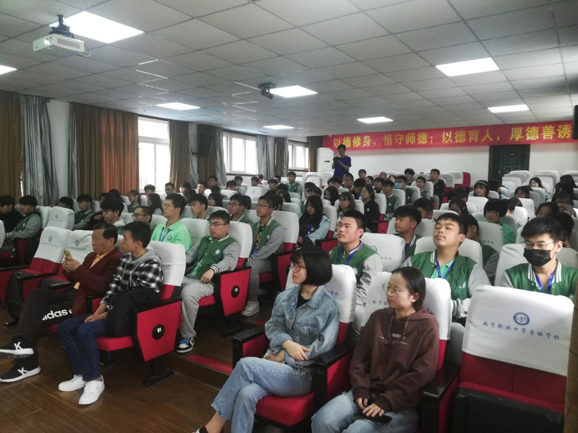 10.15 弘扬中国文化，凝聚民族力量_html_m1152ba1a.jpg