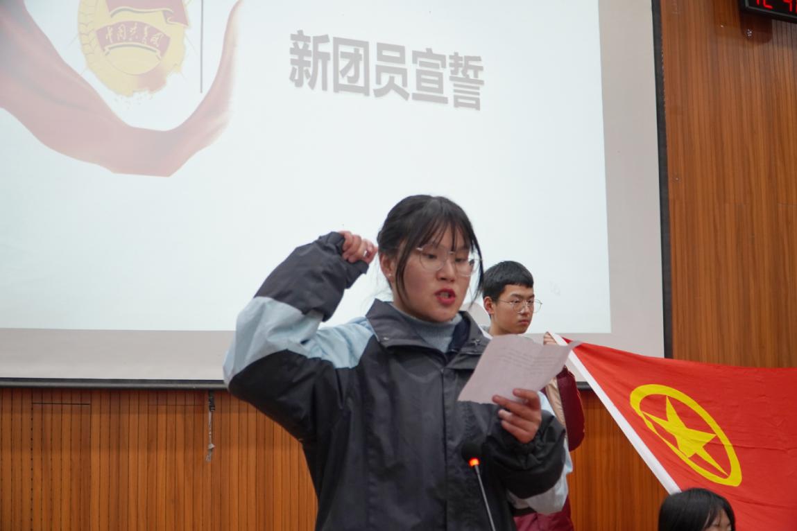 筑青春底色，做榜样青年_html_m56e6b0db.jpg