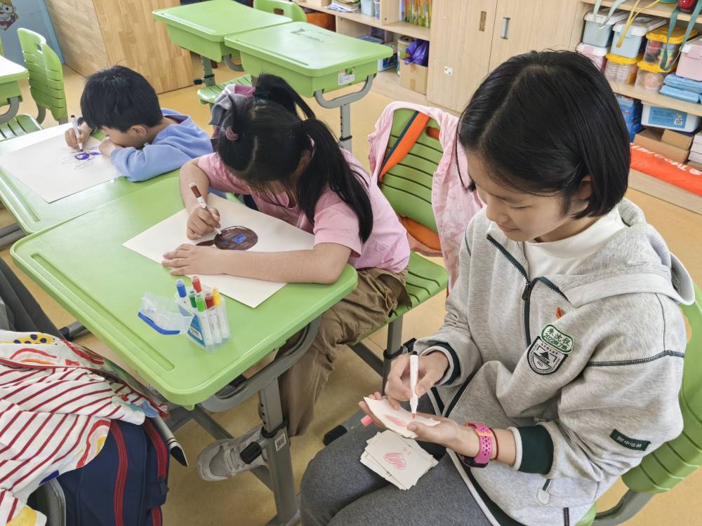 特别的爱给特别的你——记附中仙林中小学志愿者前往栖霞特殊教育学校开展志愿服务_html_m6d5ee6a0.jpg