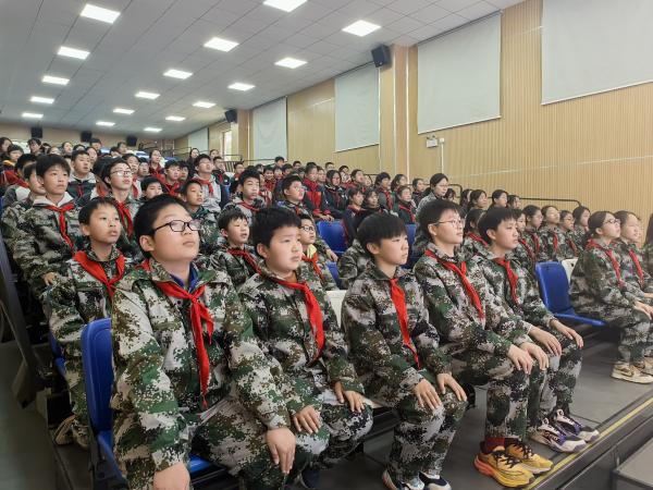 3月靖安小学党支部：传承红色基因，争做新时代雷锋_html_5e833892.jpg