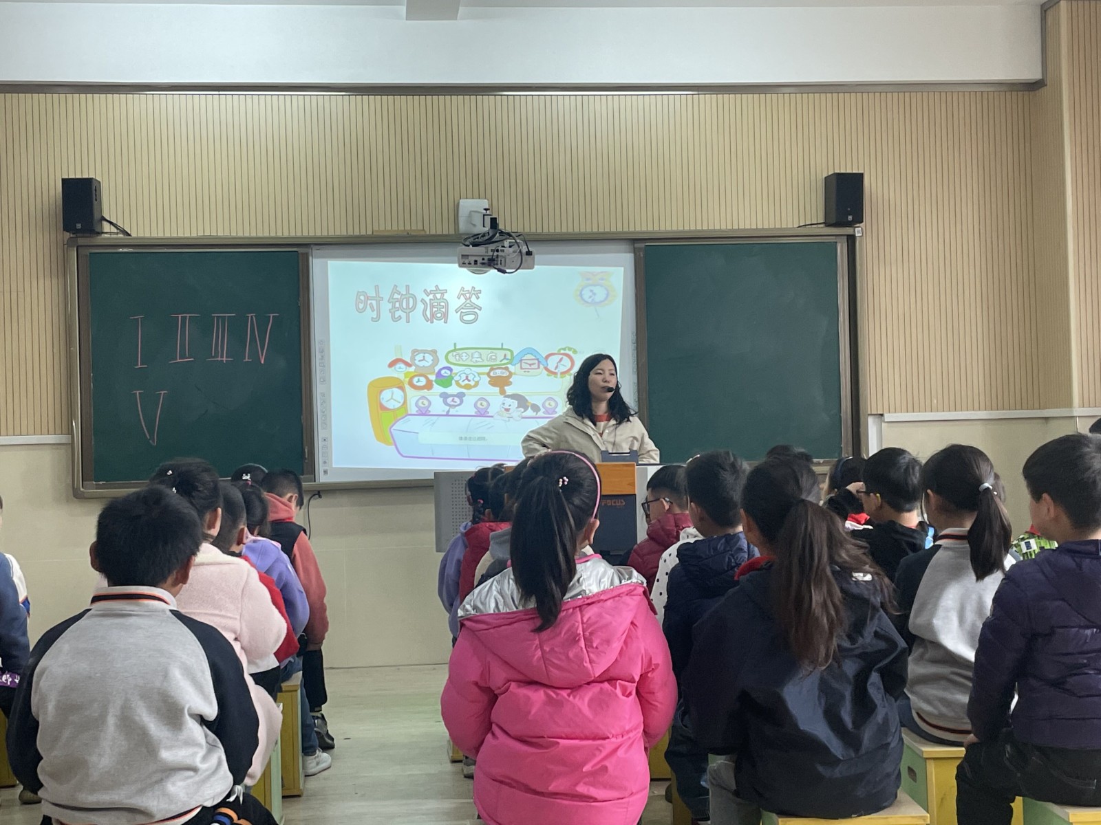 [灵美龙小龙岸】低年级音乐课堂教学方法的探究——龙岸花园校区音乐校本教研