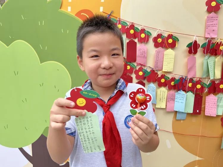 【灵美龙小&middot;江畔】讲文明爱劳动 筑新梦跃新程——龙潭中心小学江畔人家分校举行2023年秋季学期开学典礼暨入学仪式_html_229043a9.jpg