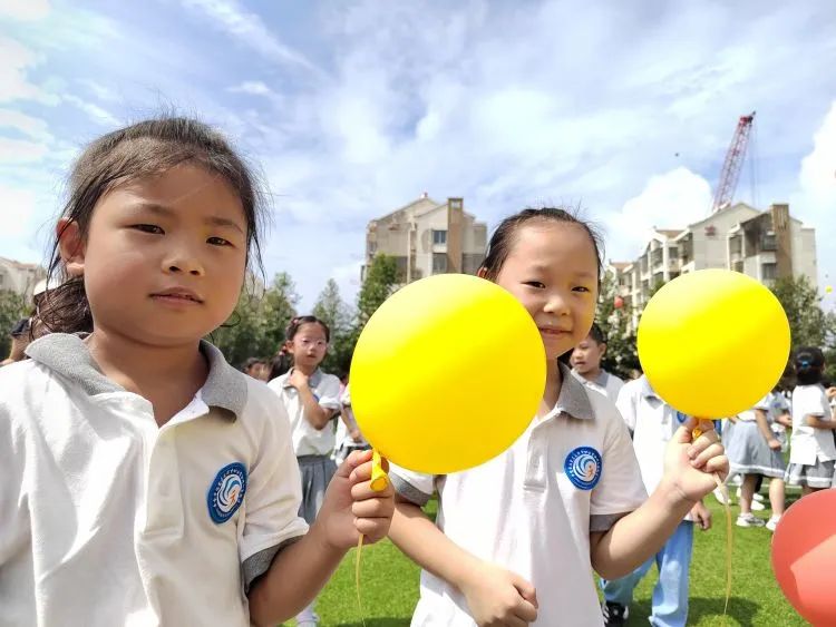 【灵美龙小&middot;江畔】讲文明爱劳动 筑新梦跃新程——龙潭中心小学江畔人家分校举行2023年秋季学期开学典礼暨入学仪式_html_528049c6.jpg