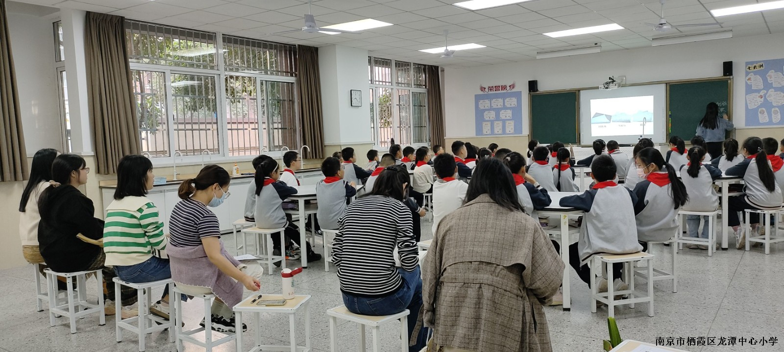 3、听课图1.jpg