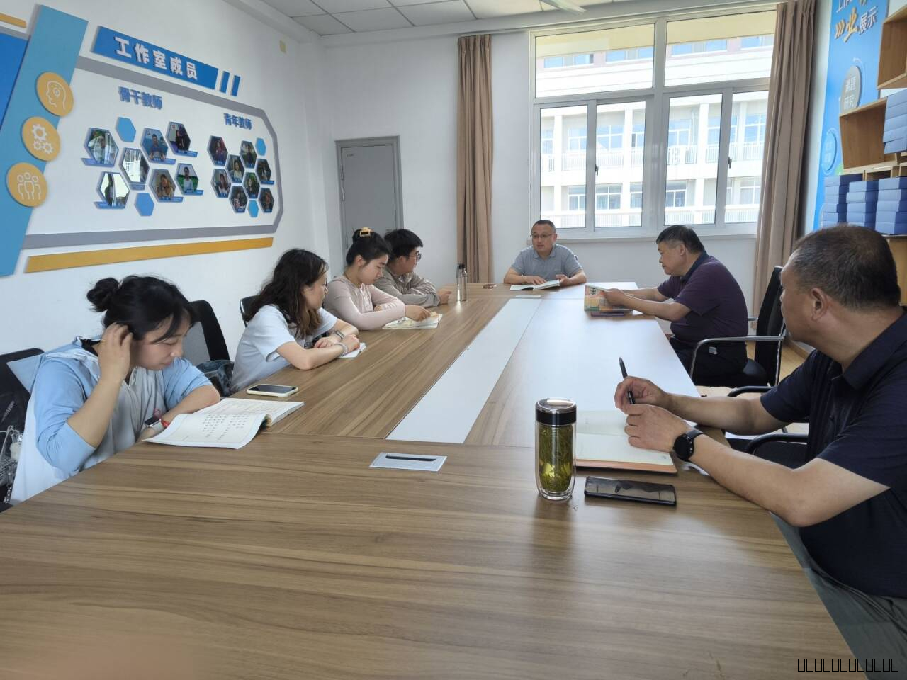 【灵美龙小】 凝聚集体智慧 共谋复习良策   ——四年级语文第四次集体备课