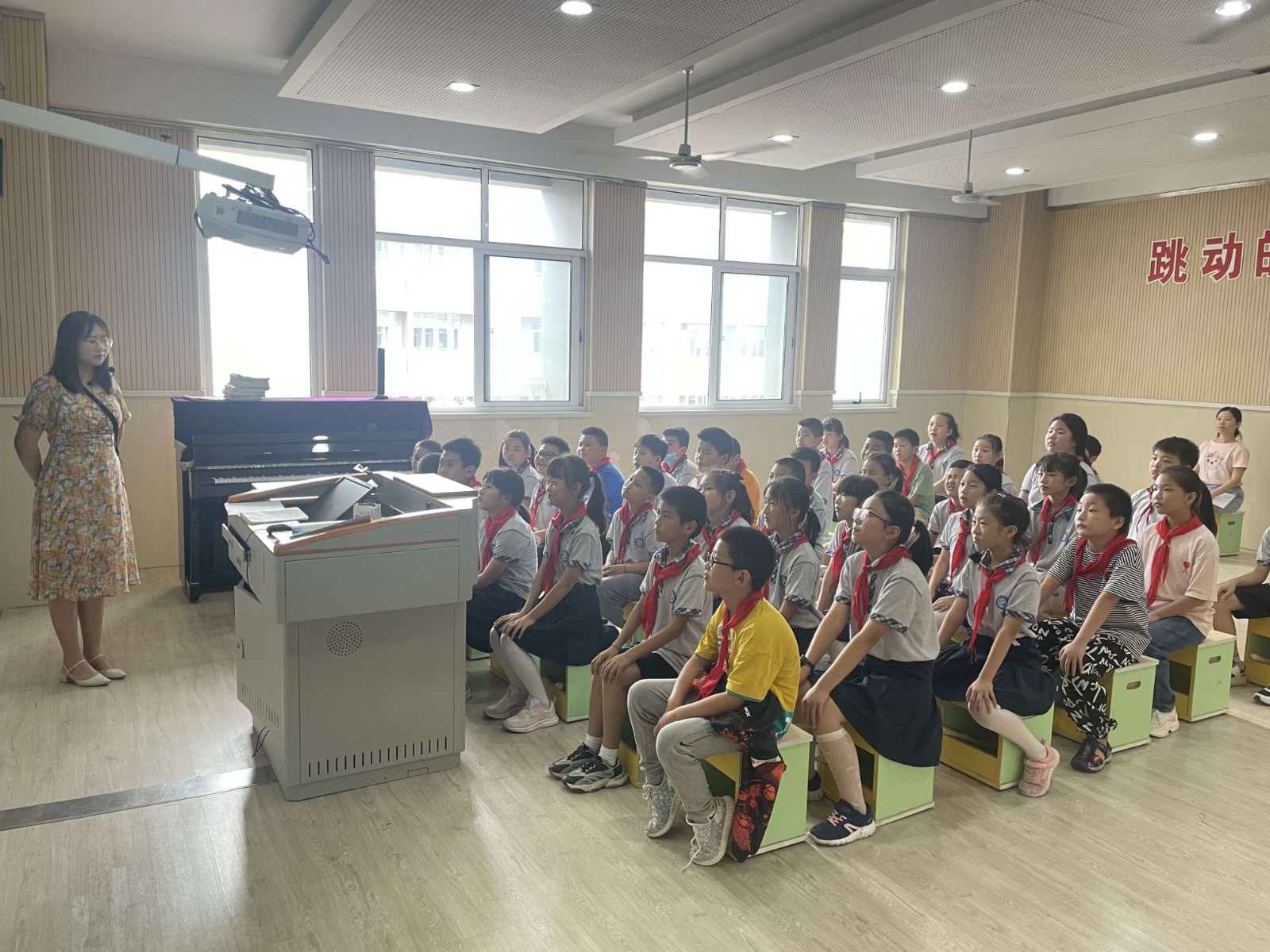 【灵美龙小】四年级音乐第一次组内教研活动报道