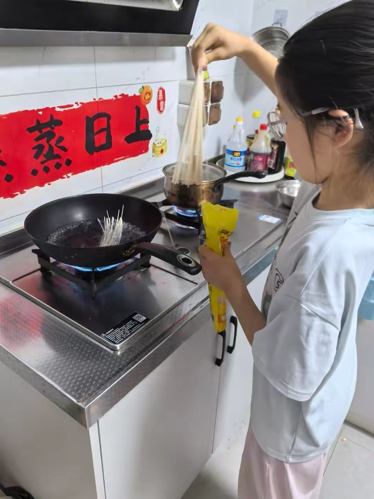 8.30快乐暑假，成长一夏！——长江小学学生暑期精彩生活展示之劳动篇_html_23ee7345.jpg