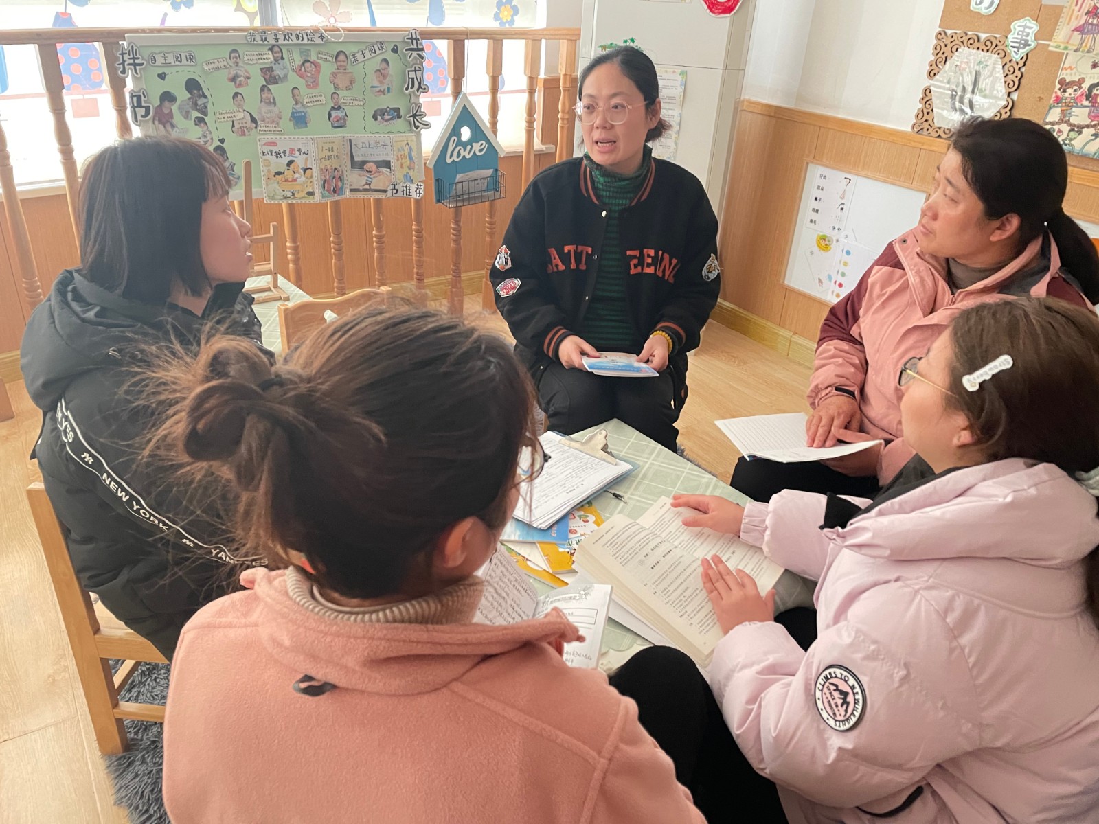 【枫香栖幼】大家来做小问号  ——栖霞幼儿园五福园大班年级组“小问号”主题审议