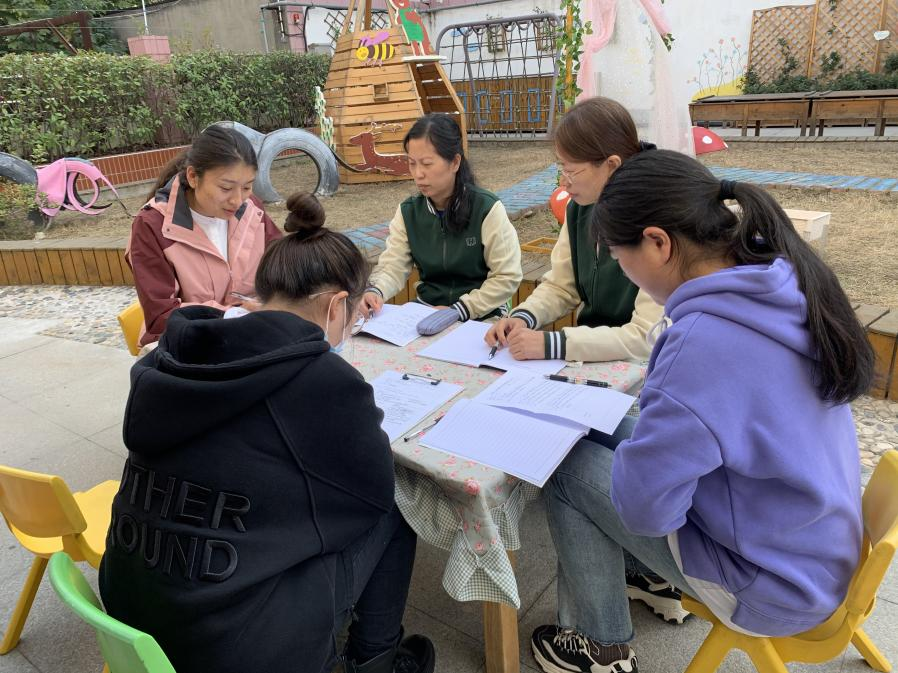 【枫香栖幼】现场观摩  研训结合  ——记栖幼红枫园语言领域教研组教研活动（二）