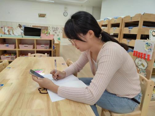220927专家引领 妙笔生花——栖幼翡翠天悦园论文学习活动_html_1643b7e9.jpg