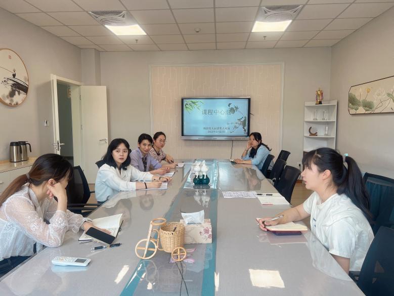 230523倾听儿童 相伴成长——栖霞幼儿园翡翠天域园课程中心组活动_html_2d0ec87c.jpg