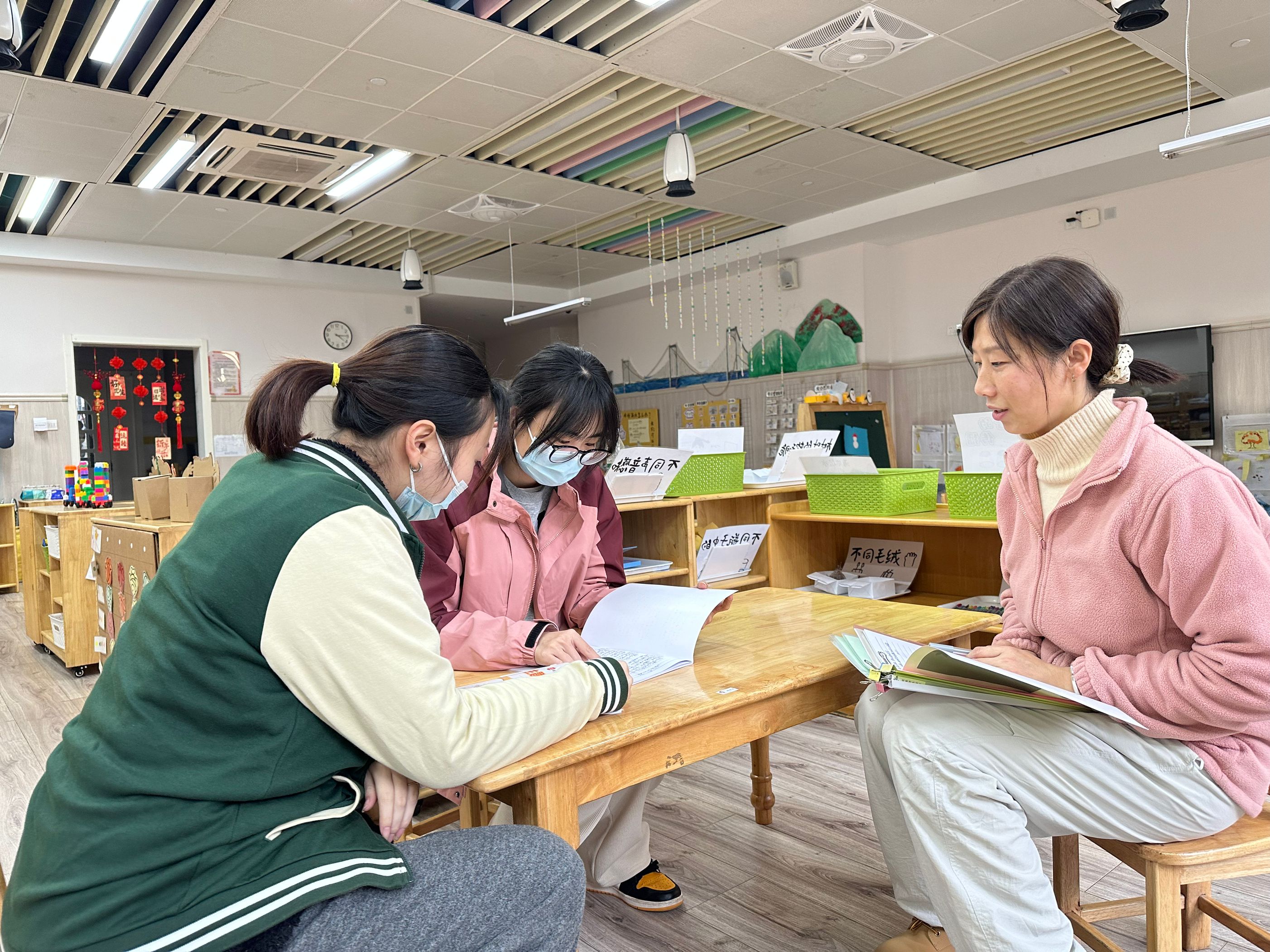 【枫香栖幼】共探秋日 共赴成长  ——栖霞幼儿园石埠湾园小一班课程审议活动
