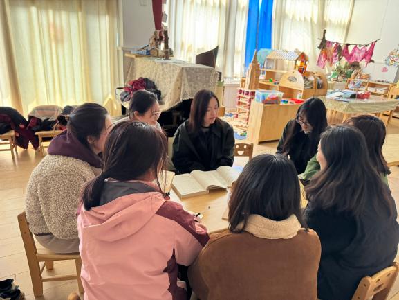 做“真”审议 行“真”课程——栖霞幼儿园翡翠天域园大班年级《准备上小学》后课程审议_html_m585a1b69.jpg