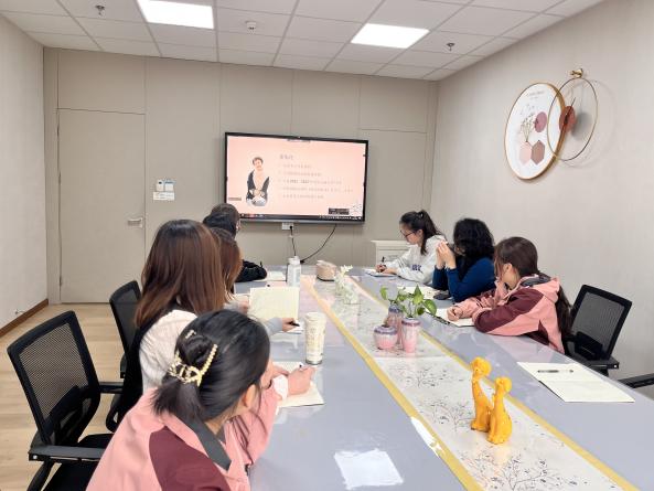 【枫香栖幼】看见儿童 有效互动  ——栖霞幼儿园翡翠天悦园业务学习活动