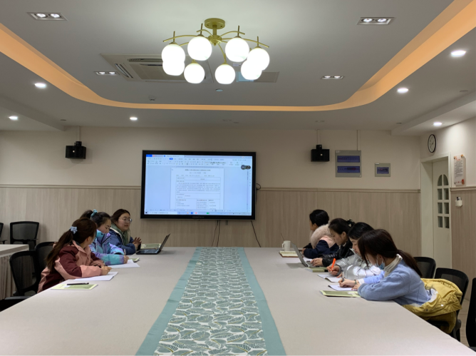  【枫香栖幼】以学促思 以思助行  ——记栖霞幼儿园石埠湾园业务学习活动