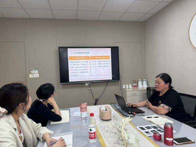 240426密布精耕放眼前行 同心同行携手并进——栖霞幼儿园后勤部门四月工作例会_html_15e08490.jpg