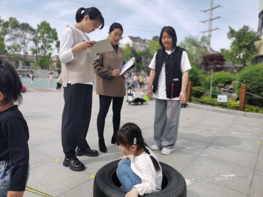 【枫香栖幼】巧手为晨锻 快乐伴成长  ——栖幼五福园自制晨间锻炼器材评比