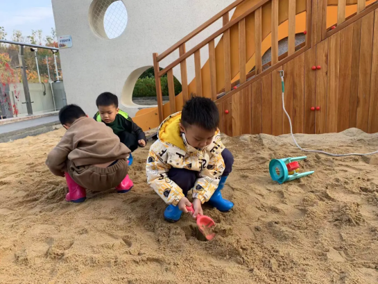 221125唯爱同行 静待花开——栖霞幼儿园翡翠天悦园中班年级组家长半日观摩活动_html_51635734.png