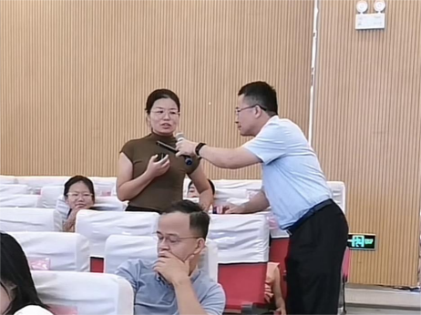 做智慧家长 共享美好时光——栖幼五福园家长学校之科普日活动_html_36be954e.png