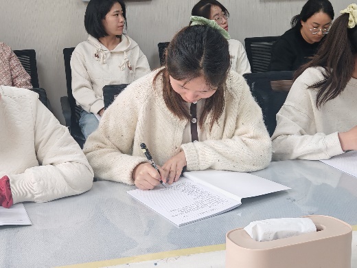 250407学而知责 行以育幼—栖霞幼儿园翡翠天悦园师德师风学习活动_html_fb2d8c6.jpg