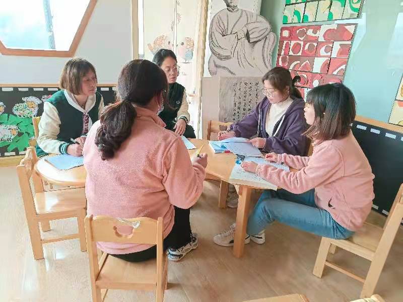 【枫香栖幼】秘密探索 可爱动物  ——栖霞幼儿园五福园大班年级组“可爱的动物”主题课程审议