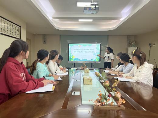 220921开展信息技术培训 强化网络安全意识——栖霞幼儿园五福园信息组培训活动_html_d1a7168.jpg