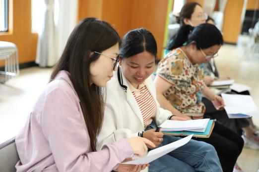 230419心暖花开 赋能启航——栖霞幼儿园心理健康讲座活动_html_7aba85e9.jpg