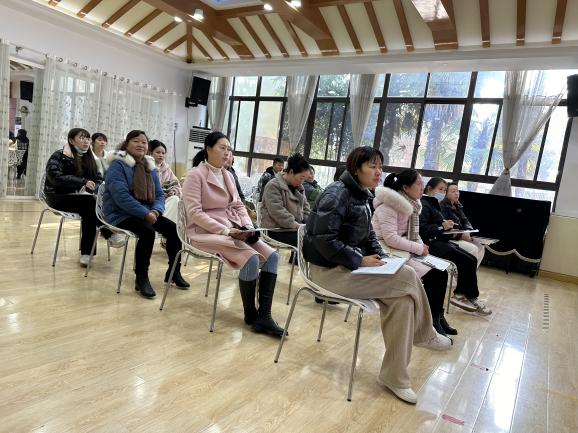231212双向奔赴 共话成长——栖幼五福园小班微型家长会_html_m38625267.jpg
