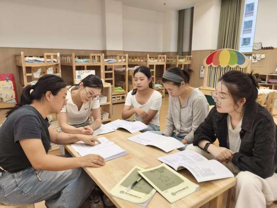 250929复盘课程实效,共绘育人蓝图--栖霞幼儿园云栖园大班年级组课程审议活动 秦天娇_html_4ed938e.jpg