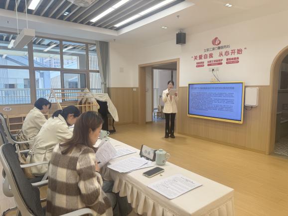 251104聚焦课题引领 赋能专业成长——南京市、栖霞区教育科学第十四期个人课题开题论证会_html_m73c690eb.jpg