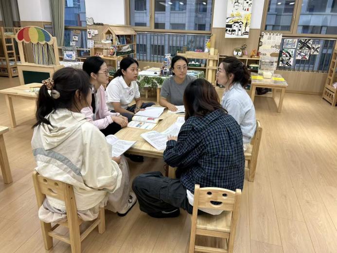 【枫香栖幼】凝心课程审议 聚力儿童发展  ——栖幼云栖园大班年级组课题审议活动