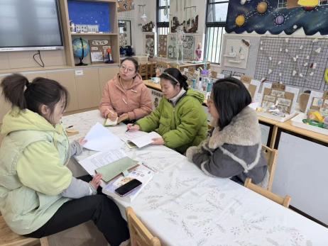 251204深耕课程审议 赋能幼儿成长——栖霞幼儿园翡翠天悦园大班年级组课程审议_html_m3427ab95.jpg