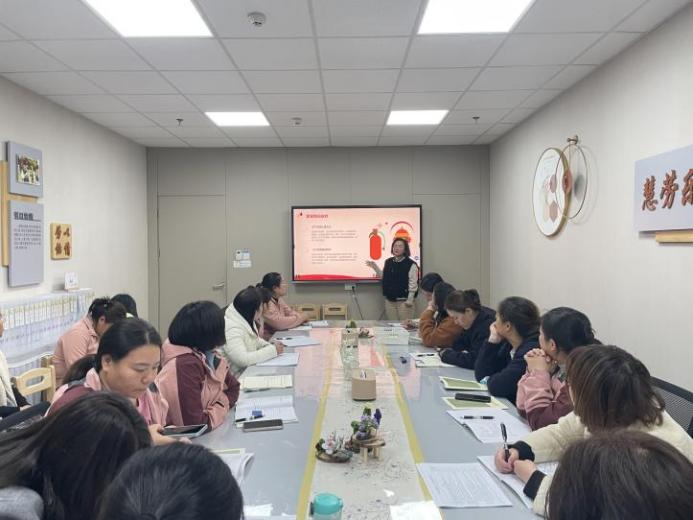 241125构建燃气安全防线 守护幼儿生命安全——栖霞幼儿园翡翠天悦园燃气安全培训活动_html_m51abc3d.jpg