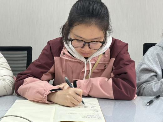241118聚焦社会领域 细研核心素养—栖霞幼儿园翡翠天悦园社会领域组教研活动_html_22688f9a.jpg