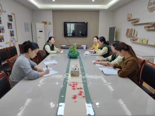 【枫香栖幼】浓浓山意游 亲子乐悠悠  ——栖幼红枫分园教师课题研究活动