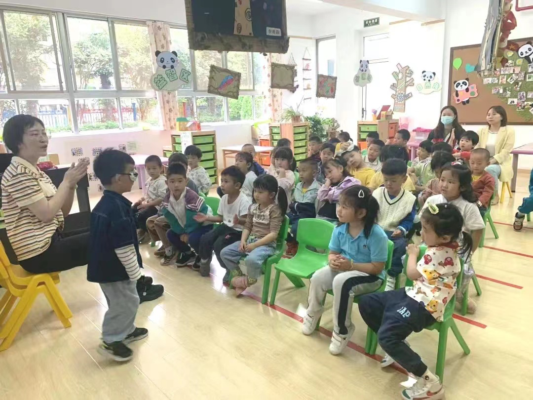 【枫香栖幼】结队帮扶 共促成长——栖霞幼儿园协同燕华花园跟班指导帮扶活动