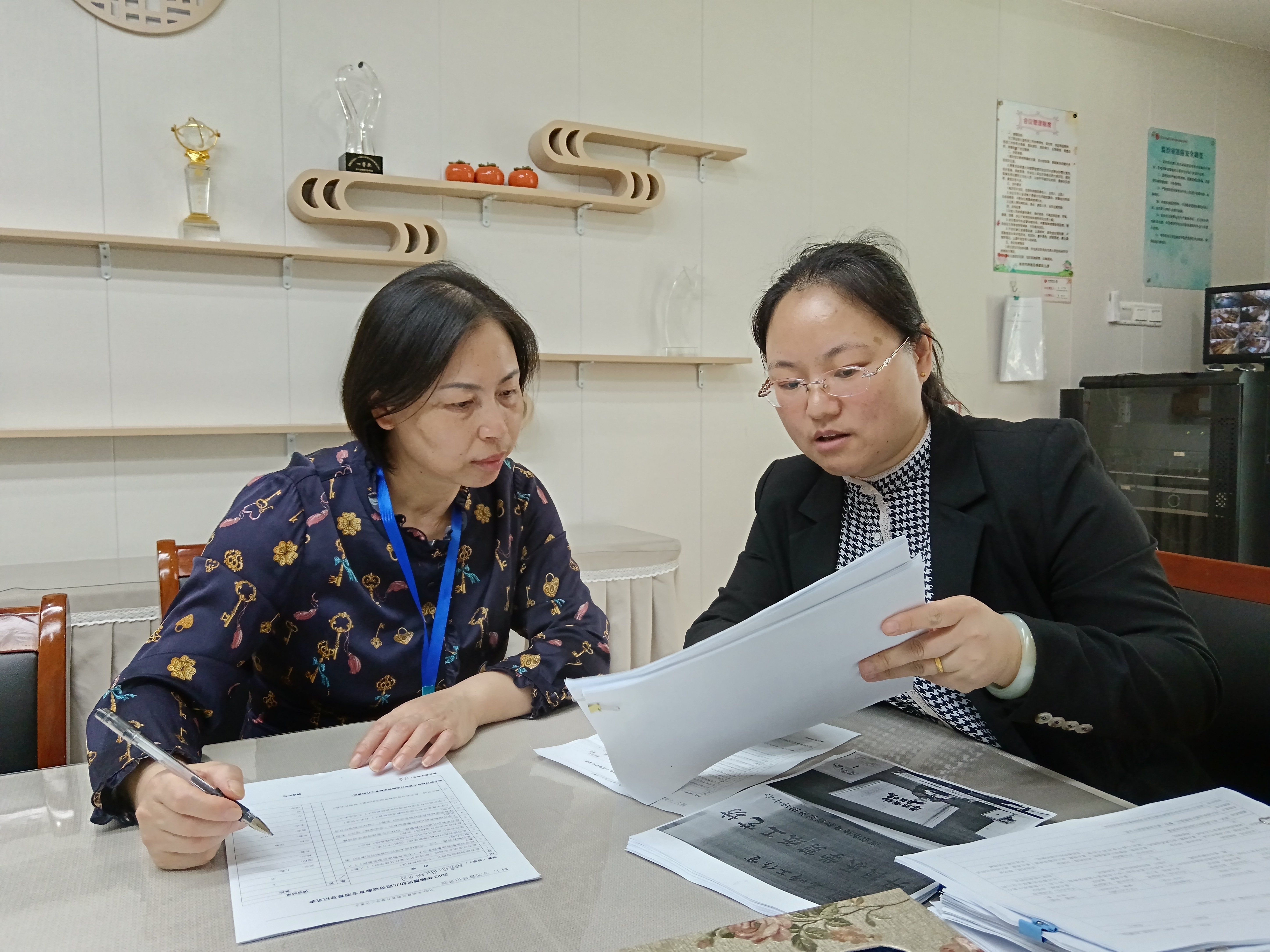 2_231024督导促规范  指导助提升——栖幼红枫分园迎接10月督导检查(1)_html_m414cecce.jpg