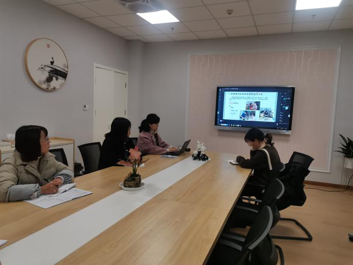 【枫香栖幼】“专业标准”强理念  聆听研训促成长  ——栖霞幼儿园翡翠天域园线上东片读书分享