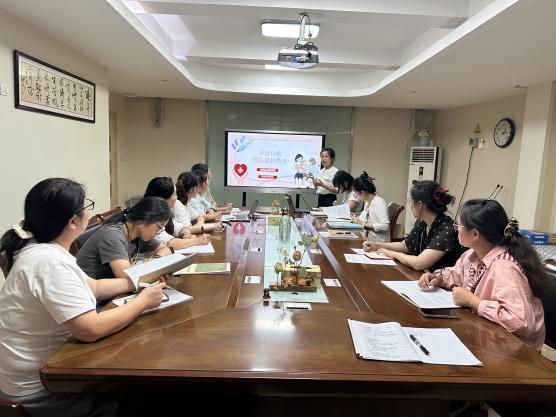 20251010守护健康 预防先行--栖霞幼儿园五福园手足口病应急演练docx_html_13774e8d.jpg