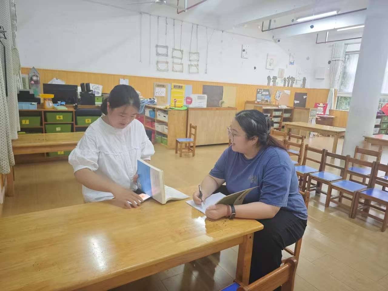 2501013聚焦班本课程 精准护航成长——栖幼红枫分园大班课程审议活动(二) 万紫薇_html_6e43aefa.jpg