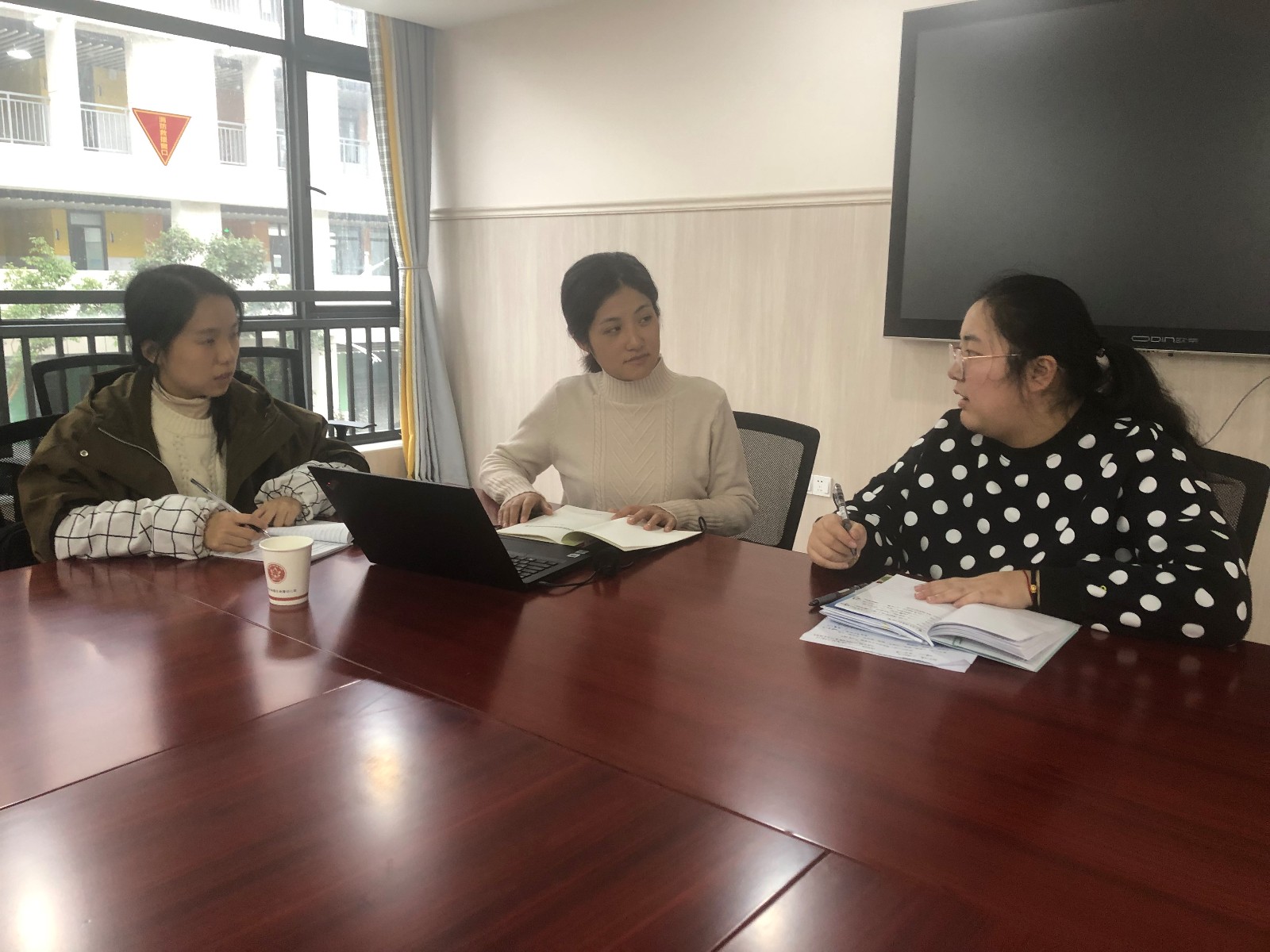 【枫香栖幼】课程研究促观察 用心记录促成长 ——栖霞幼儿园石埠湾园观察组教研活动