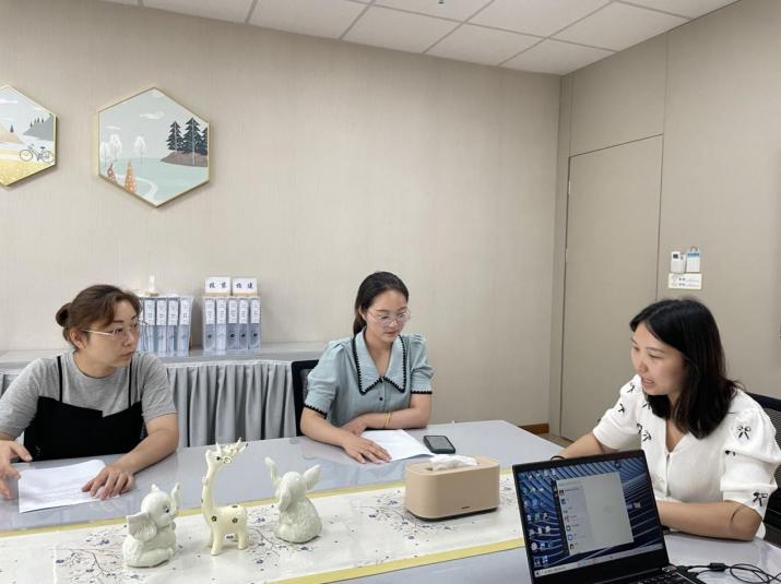 220428课程勤审议 重整再出发——栖霞幼儿园翡翠天悦园课程中心组研讨_html_3c195eb8.jpg