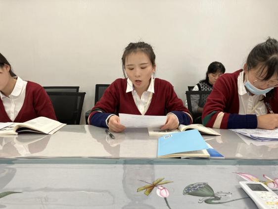 230309聚焦观察 助力成长栖霞幼儿园翡翠天域园新教师基本功培训活动_html_58910f9f.jpg