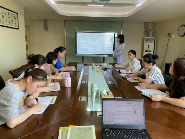【枫香栖幼】深入混龄游戏 共促幼儿成长  ——栖霞幼儿园五福园游戏组教研活动（一）
